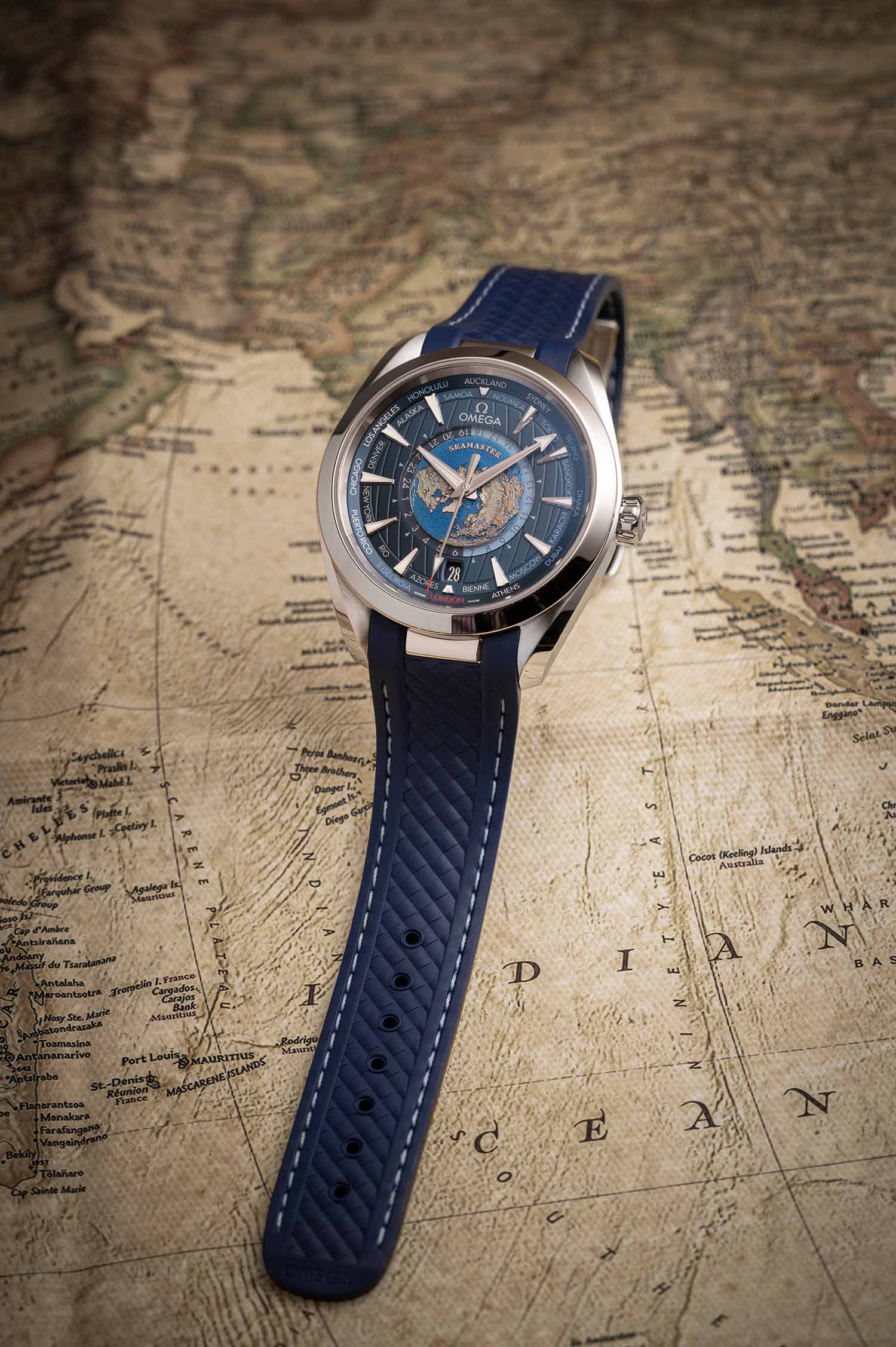 Omega Seamaster Aqua Terra 150M Worldtimer GMT Blue 220.12.43.22.03.001